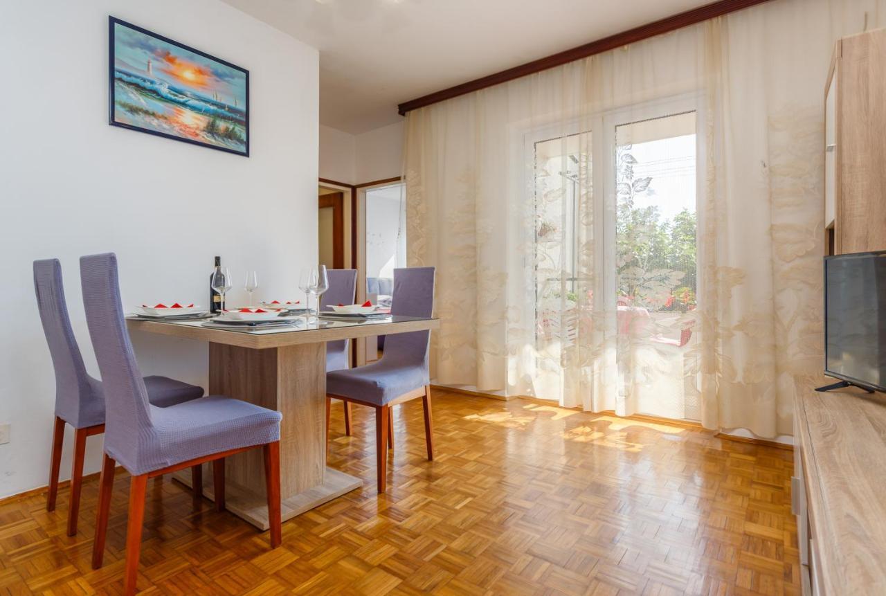 Apartment Dragica Krk Town Eksteriør bilde